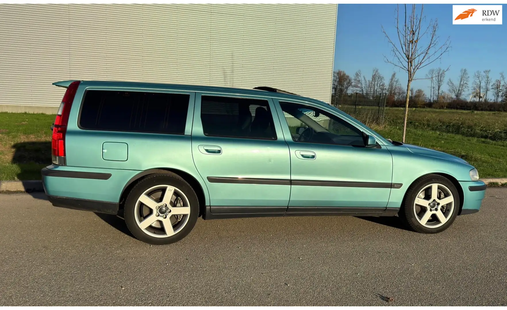 Volvo V70R Flashgreen Nordkapp Grün - 1