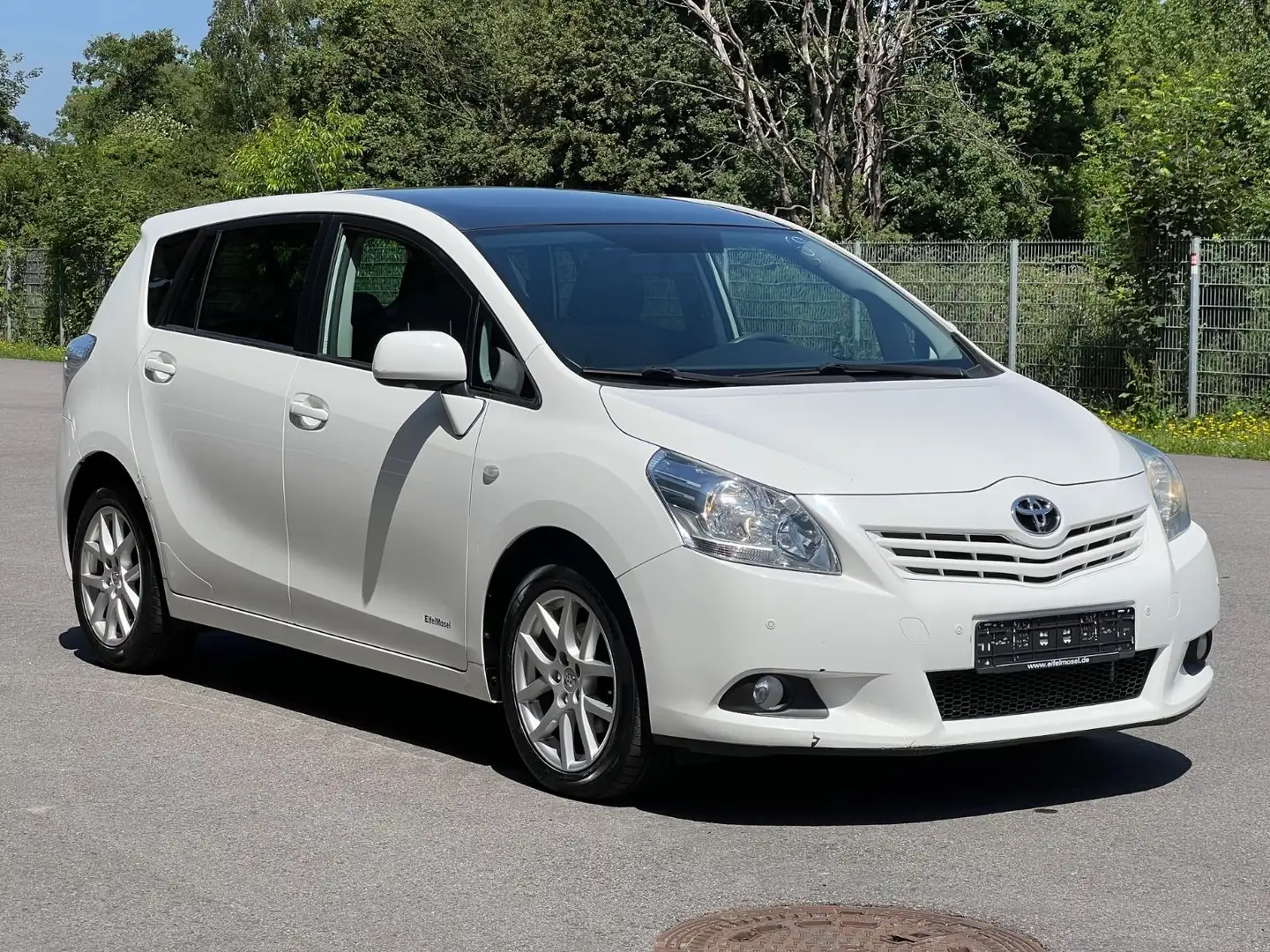 Toyota Verso Travel Weiß - 1