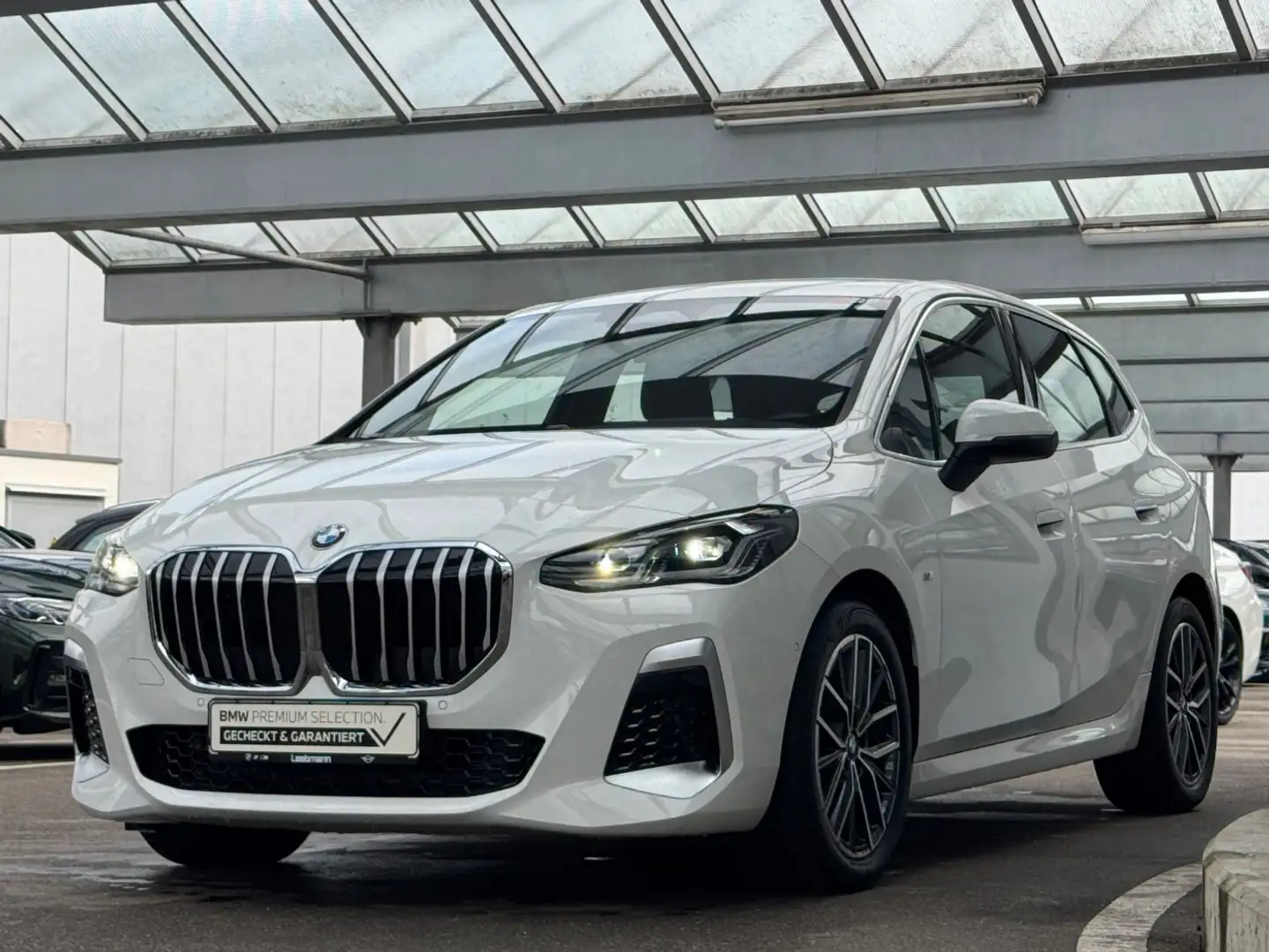BMW 218 i Active Tourer M-Sport AHK GARANTIE-07/2029 Weiß - 2