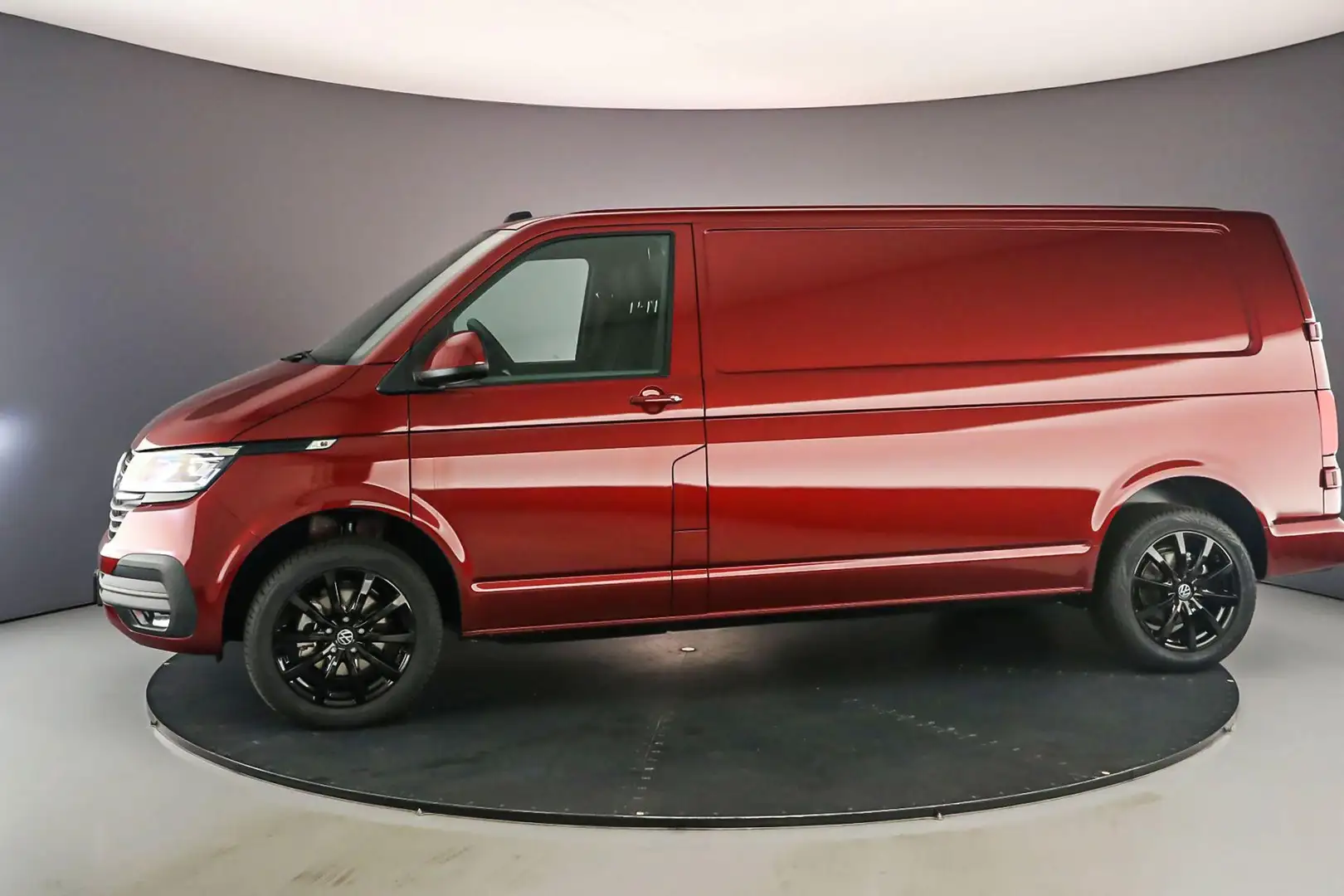 Volkswagen T6.1 Transporter T6.1 2.0 TDI 150pk DSG L2 | €14733.- BPM voordeel Rood - 2