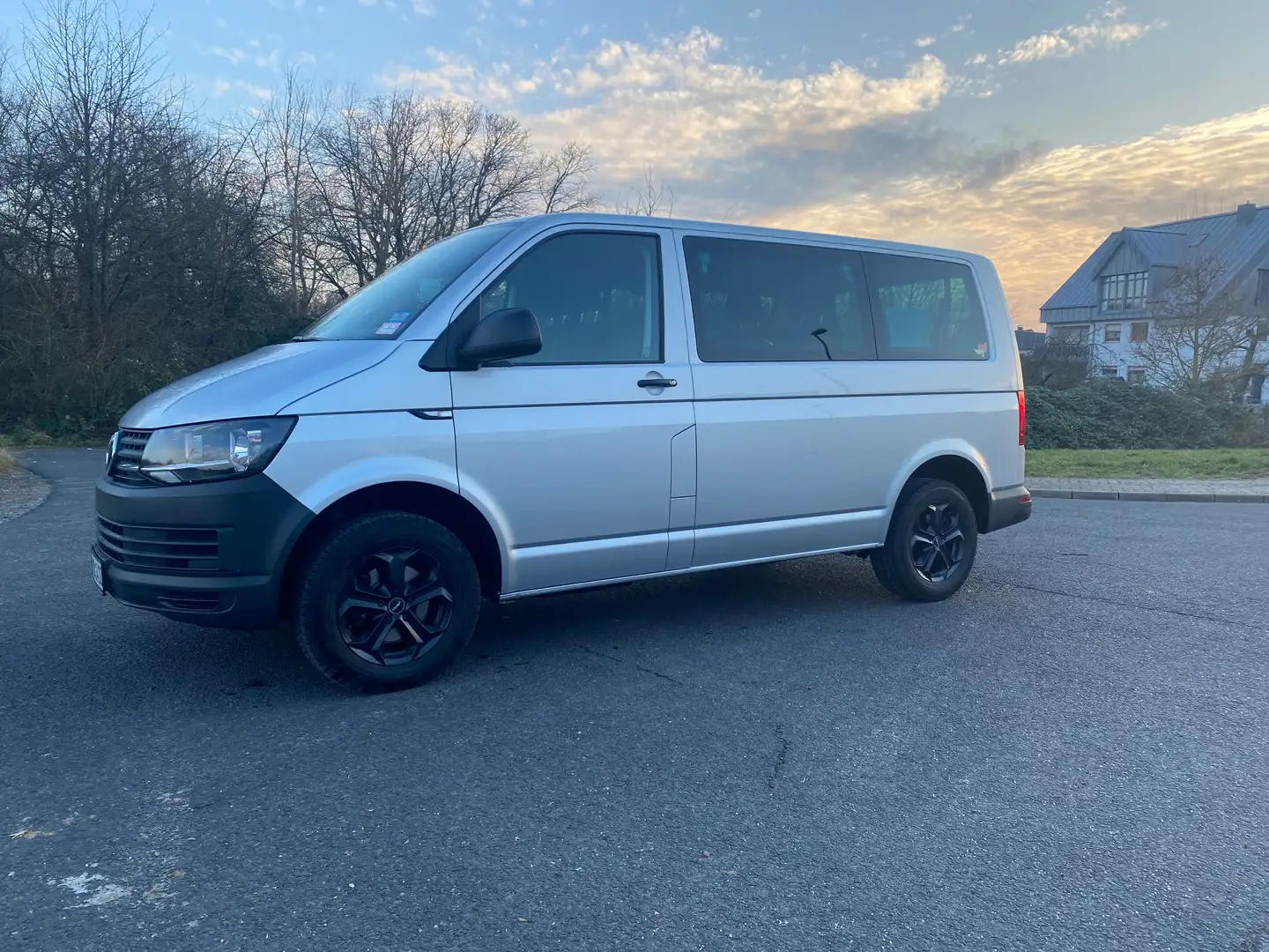 Volkswagen T6 Caravelle Caravelle Kurz Trendline Plateado - 2