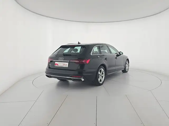 Audi A4 view 5