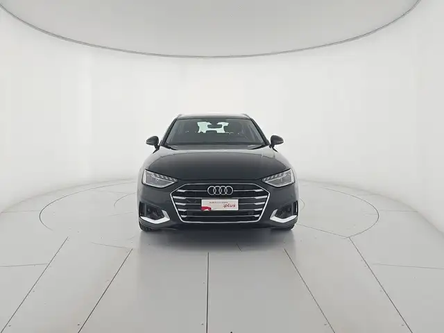 Audi A4 view 7