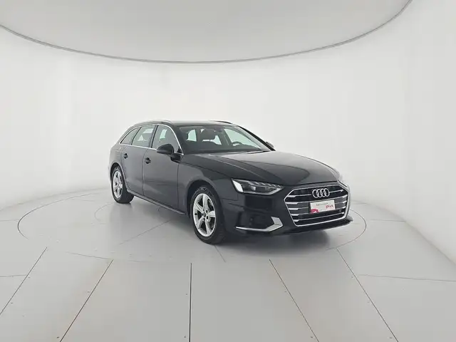 Audi A4 view 6