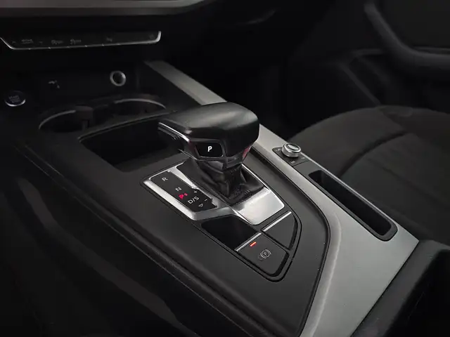 Audi A4 view 12