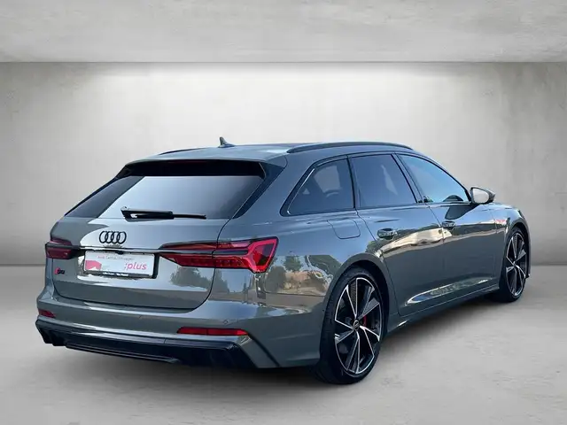 Audi S6 view 3
