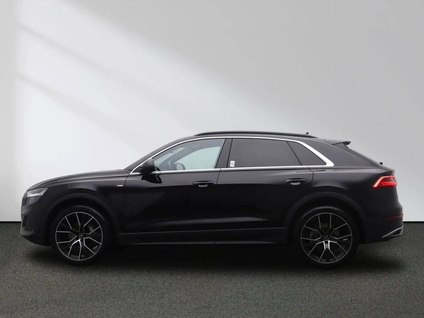 Audi Q8 50 TDI quattro S line Matrix Pano AHK Standh. Negru - 2