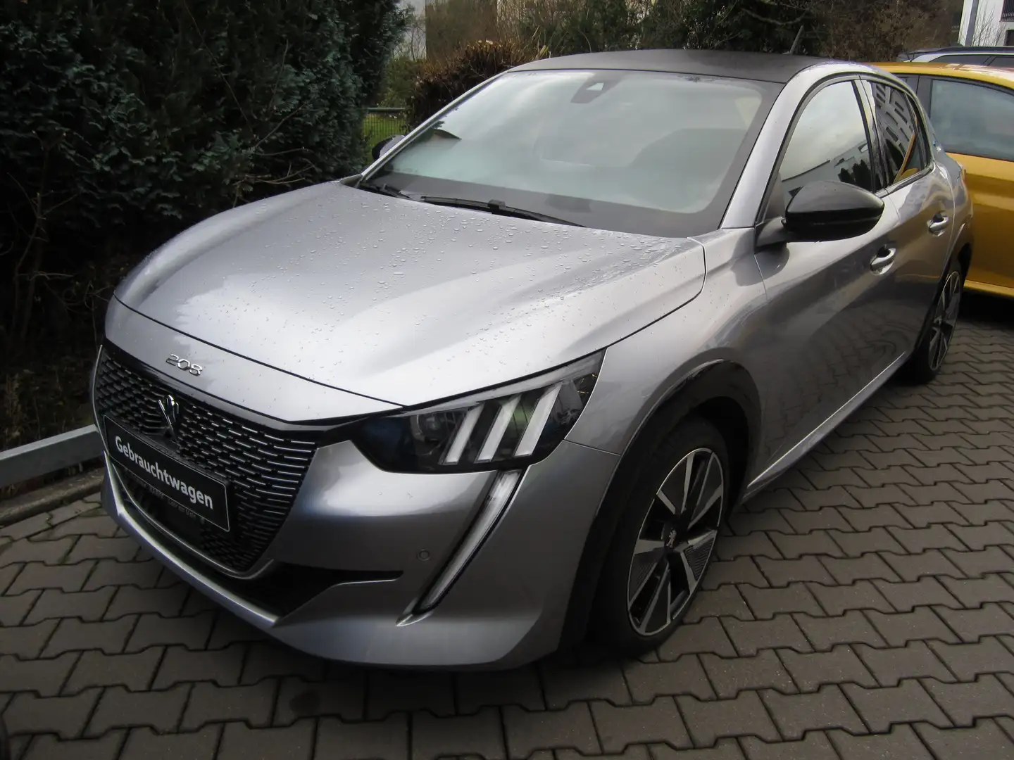 Peugeot e-208 GT-Line Elektromotor 136 Silber - 1