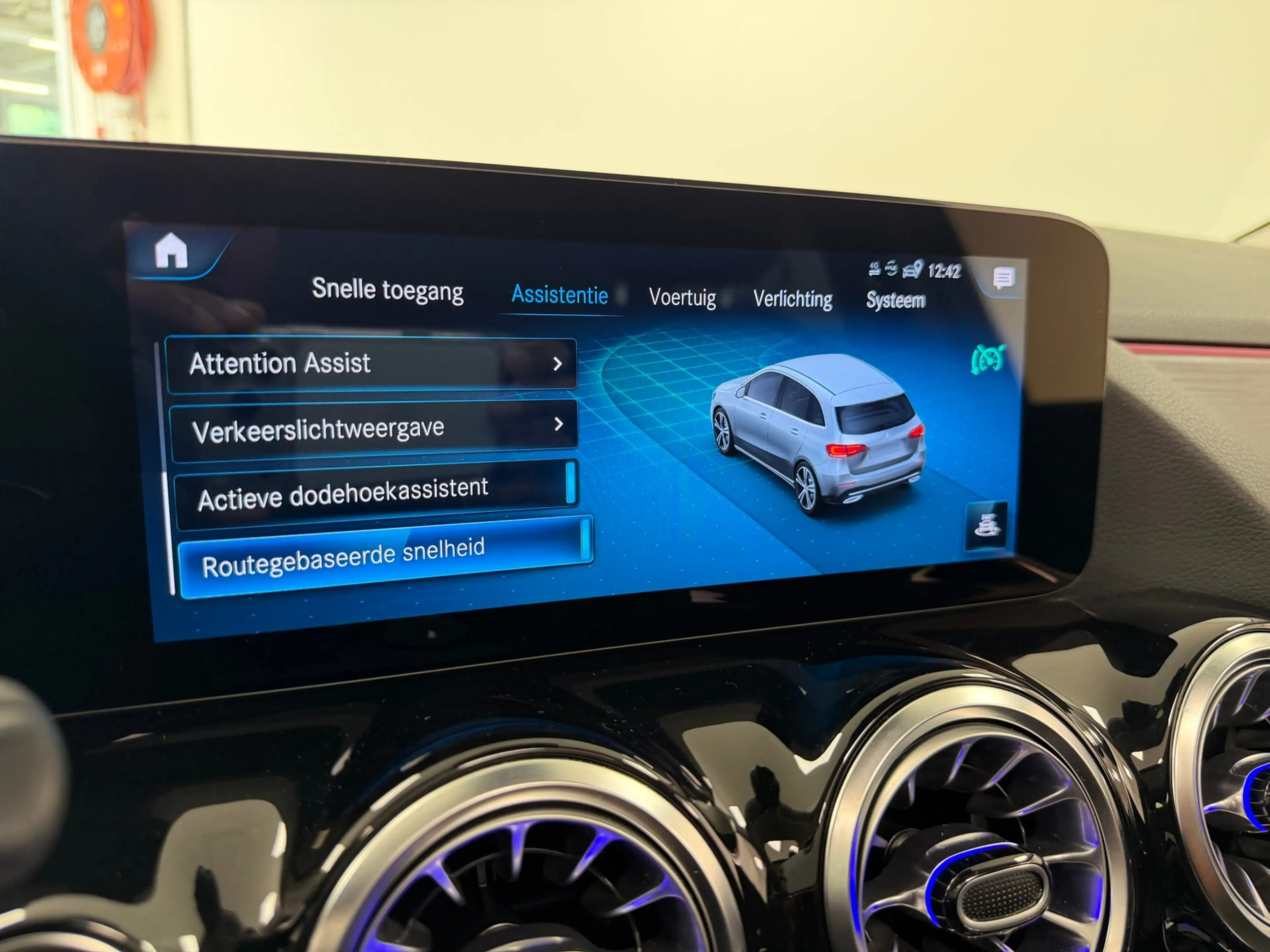 Mercedes-Benz B 250 e AMG Premium Plus | Trekhaak | Burmester | Adapti — photo 22