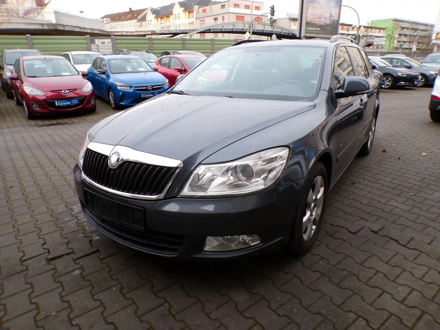 Skoda Octavia 1.4 TSI Ambiente mit AHK. Grau - 1