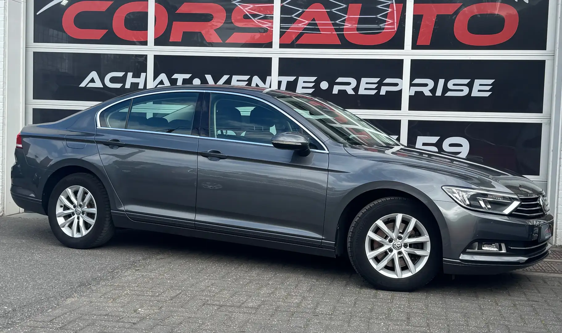 Volkswagen Passat 1.6 CR TDi Comfortline NAVI CAM CRUISE TEL SG MASS Zilver - 2