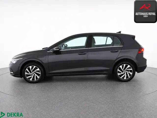 Volkswagen Golf view 2