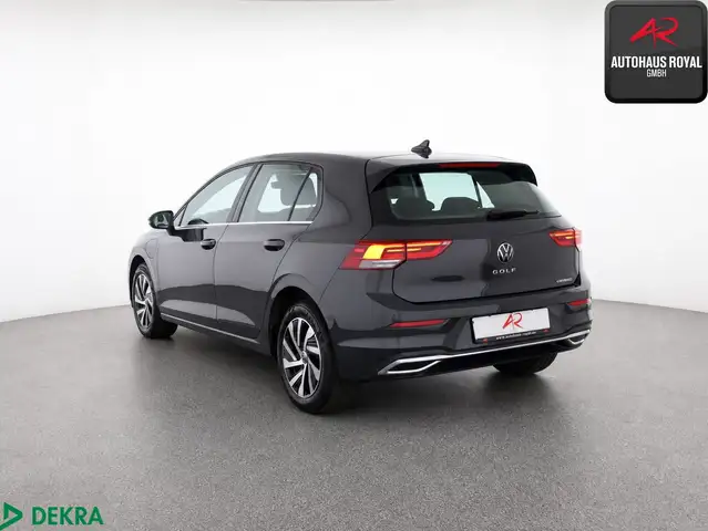 Volkswagen Golf view 3