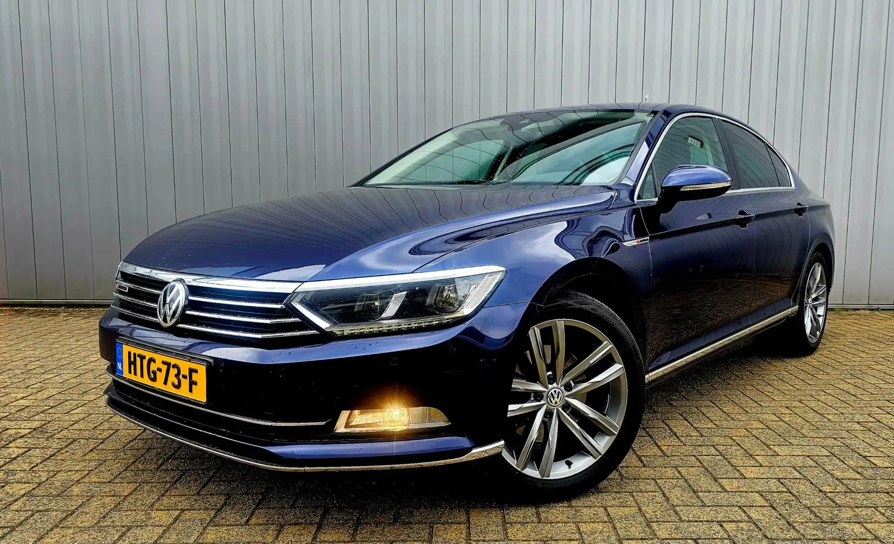 Volkswagen Passat 2.0 TDI Highline Autom 4-Motion Blauw - 2