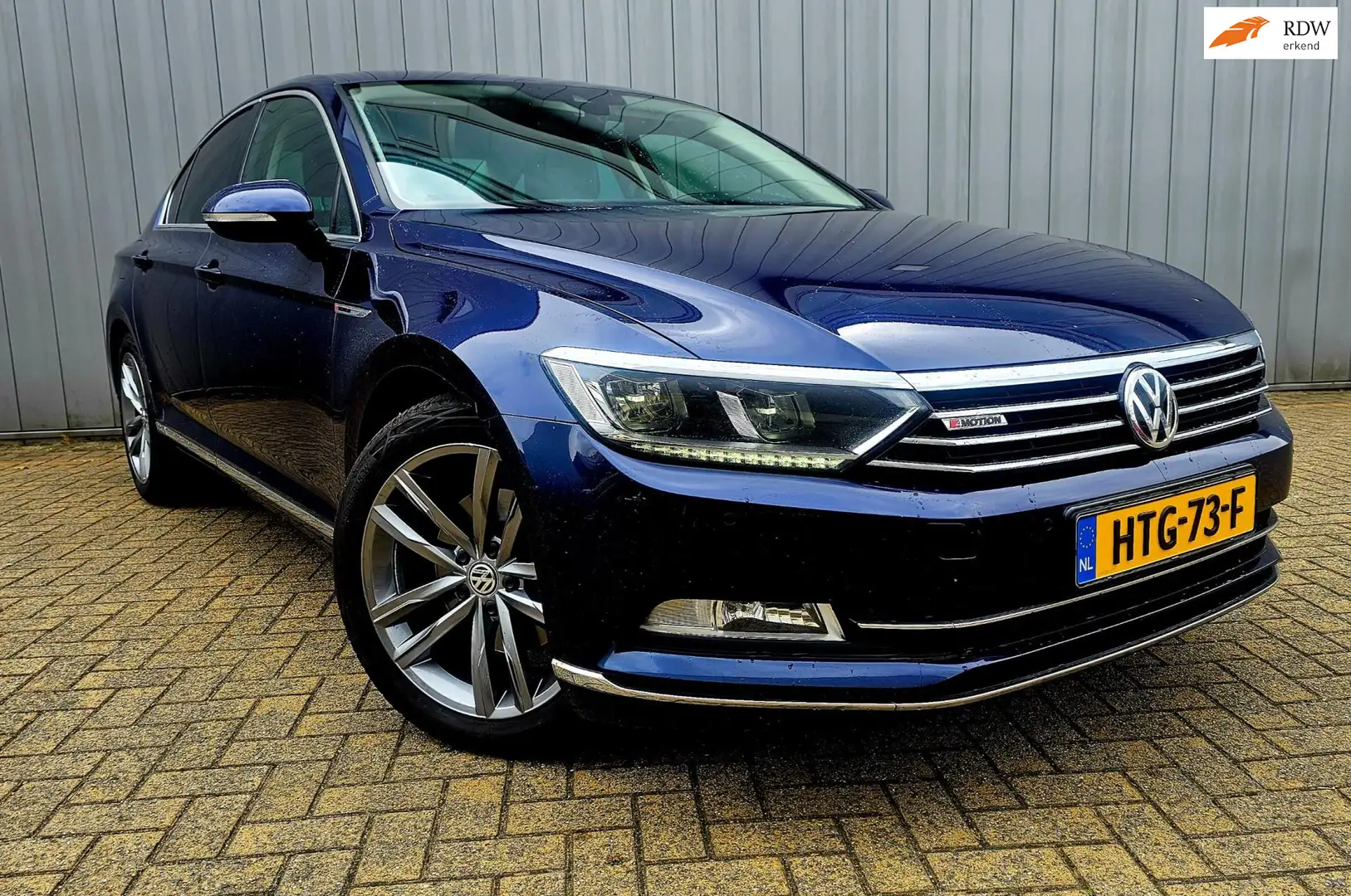Volkswagen Passat 2.0 TDI Highline Autom 4-Motion Blauw - 1