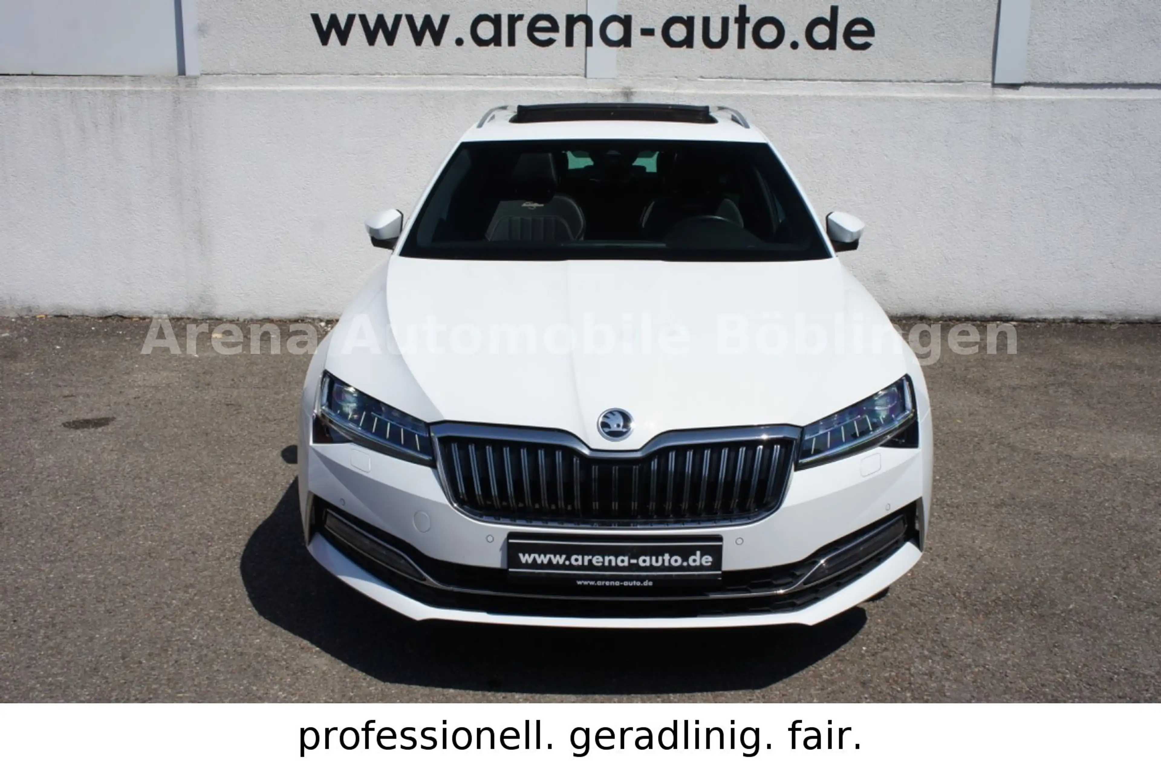 Skoda Superb Combi 2.0 TSI L&K DSG*MATRIX*PANO*AHK* — photo 2