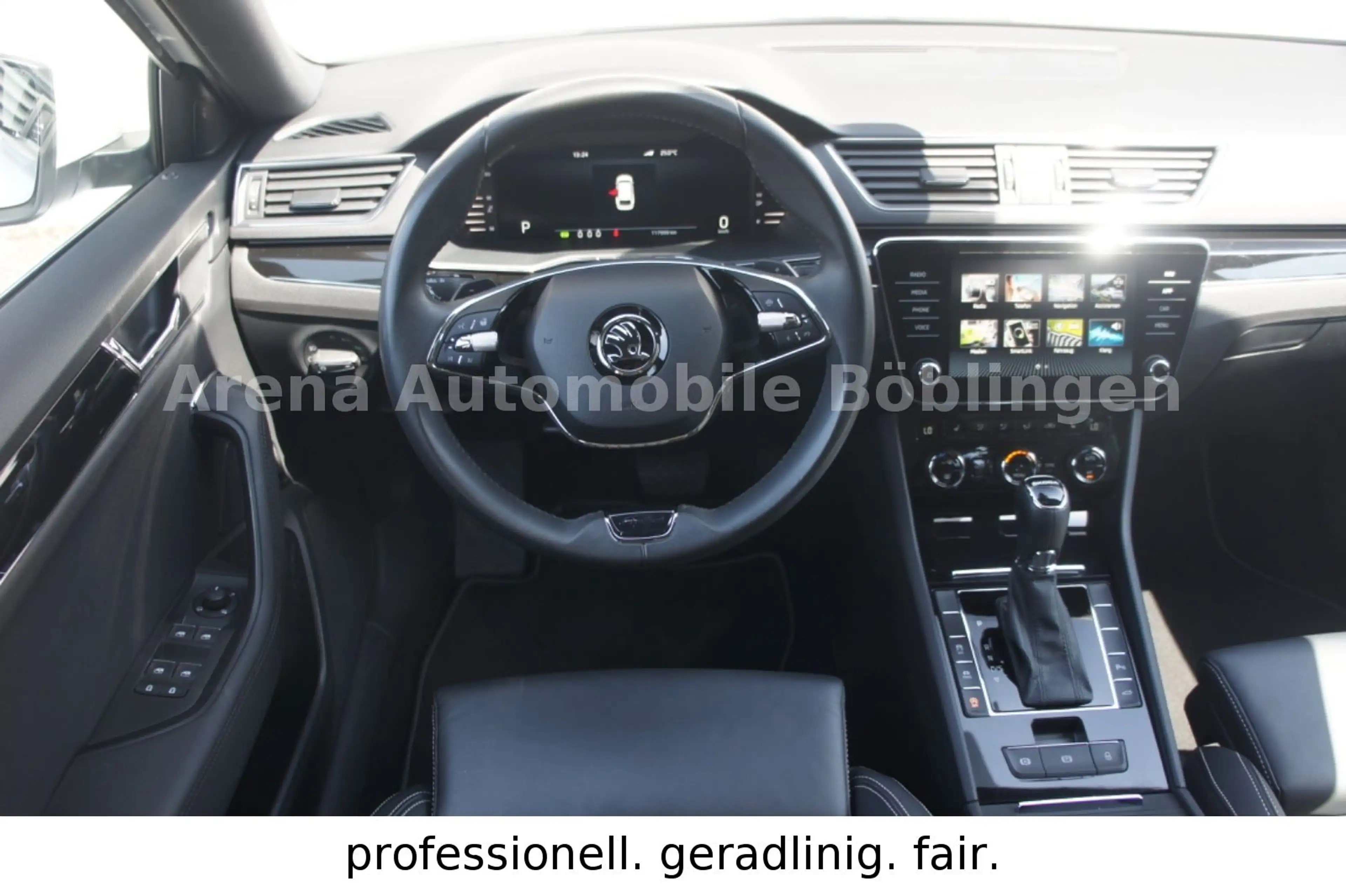 Skoda Superb Combi 2.0 TSI L&K DSG*MATRIX*PANO*AHK* — photo 13