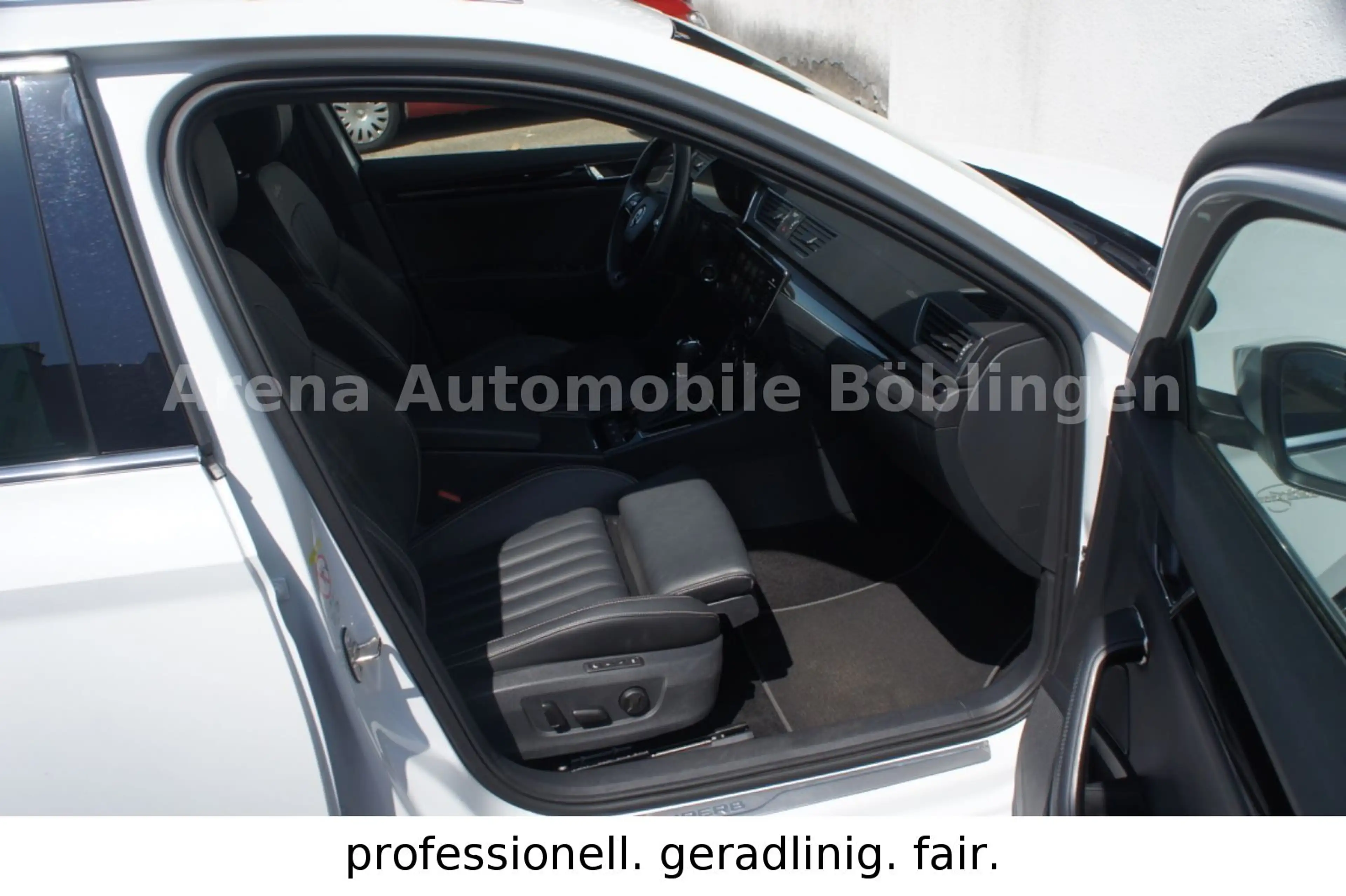 Skoda Superb Combi 2.0 TSI L&K DSG*MATRIX*PANO*AHK* — photo 11