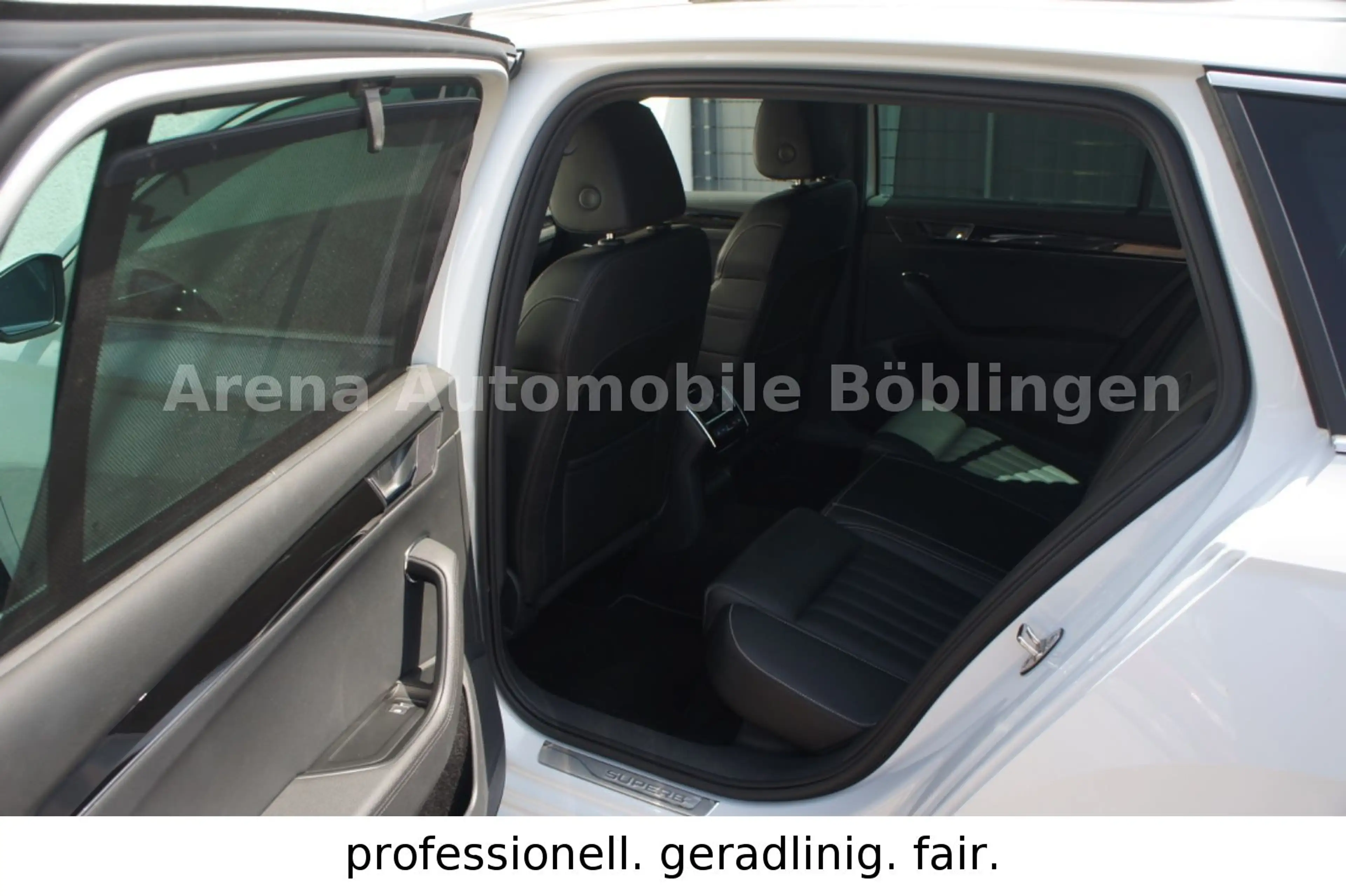 Skoda Superb Combi 2.0 TSI L&K DSG*MATRIX*PANO*AHK* — photo 12