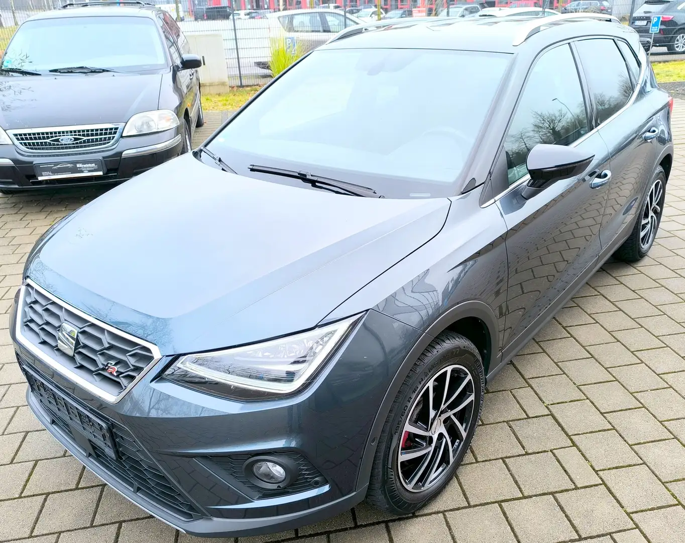 SEAT Arona 1.5 TSI OPF FR Gris - 2