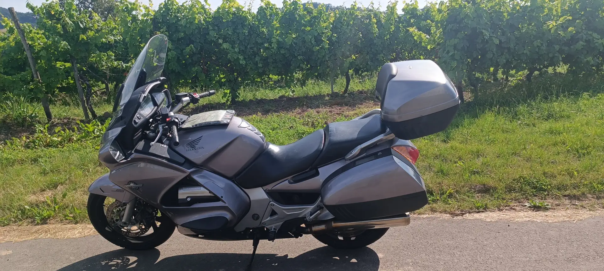 Honda Pan European 1300 Beige - 1