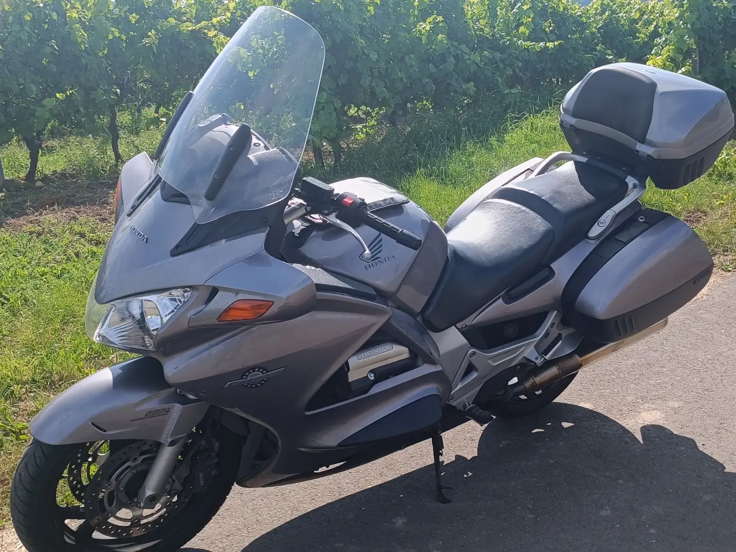 Honda Pan European 1300 Beige - 2