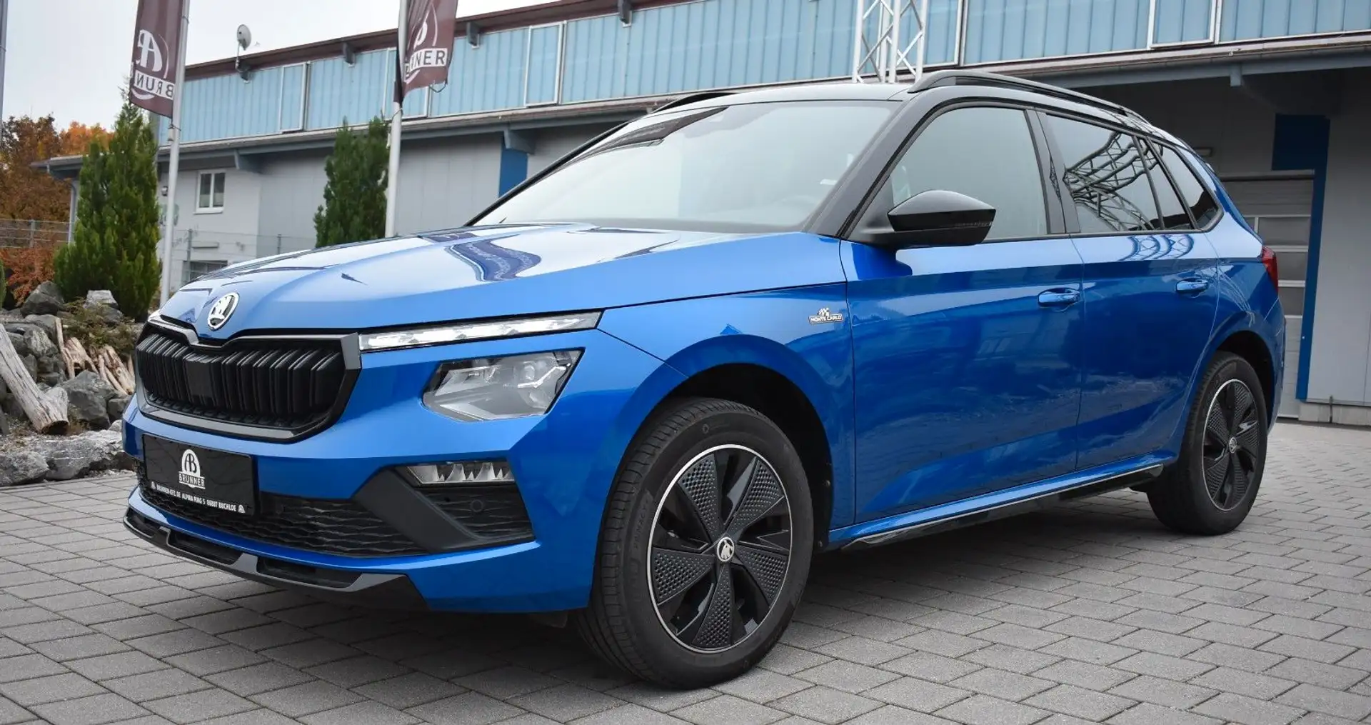 Skoda Kamiq Monte Carlo / Panorama/Garantie 2029 Bleu - 2