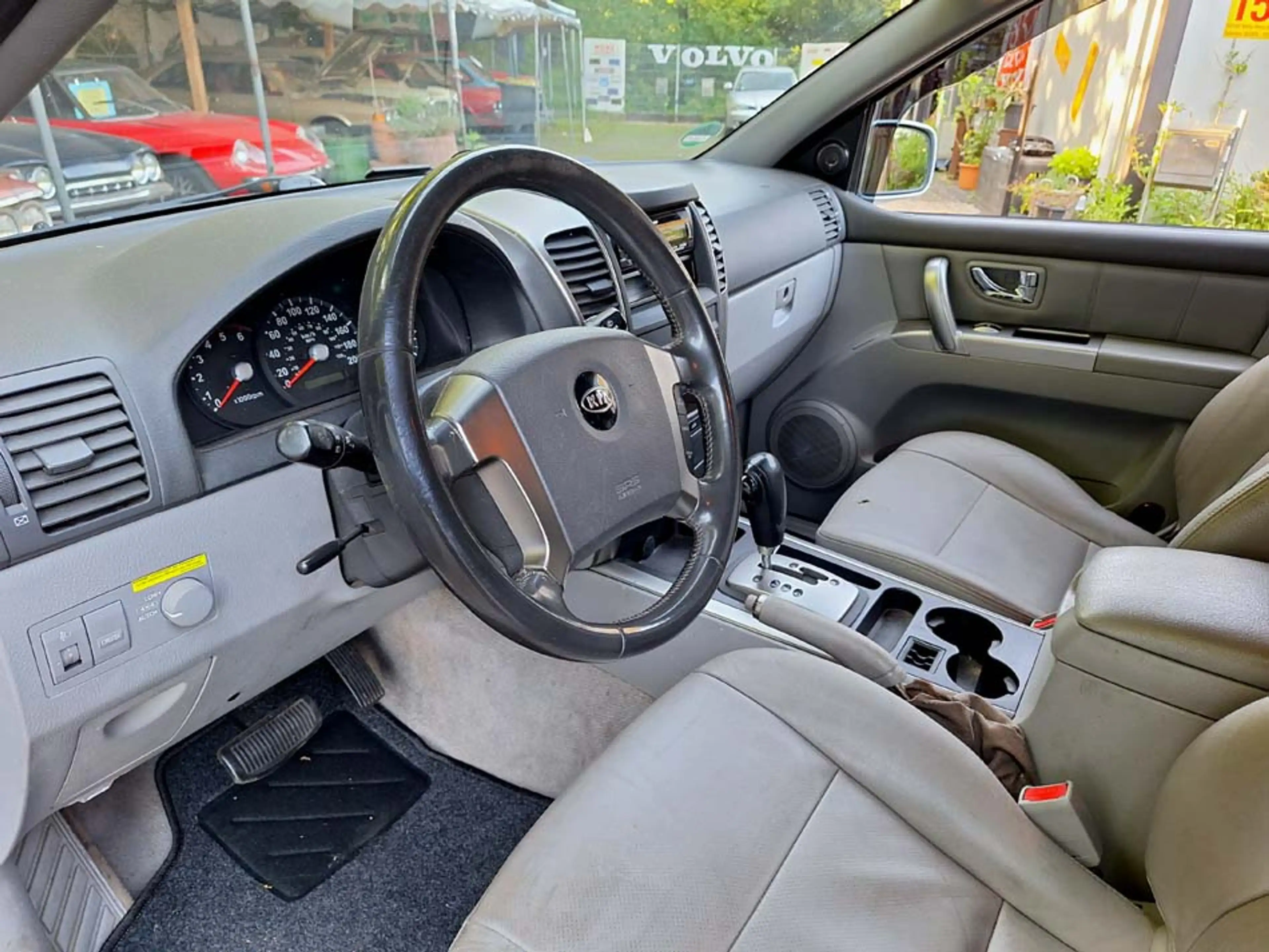 Kia Sorento Sorento Diesel 2.5 CRDi Aut. Leder TÜV NEU !! — photo 5