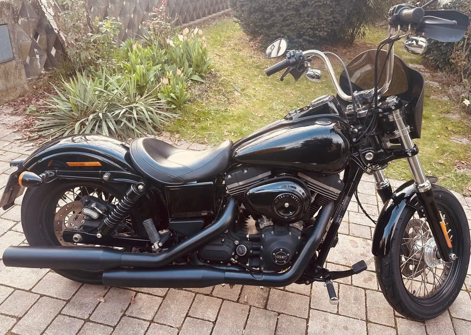 Harley-Davidson Street Bob Noir - 2