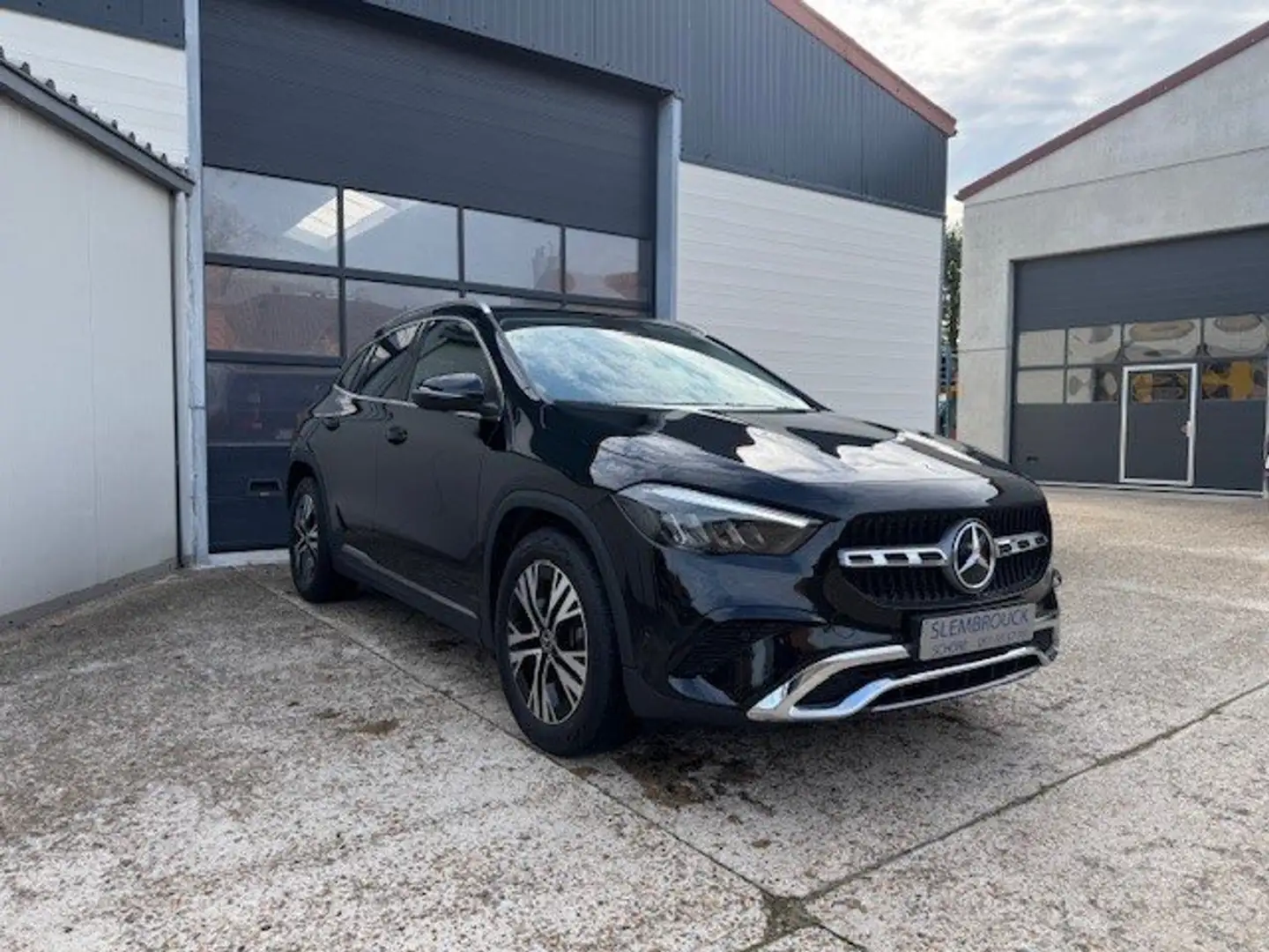 Mercedes-Benz GLA 180 camera trekhaak elektrisch koffer verwarmd stuur Noir - 2
