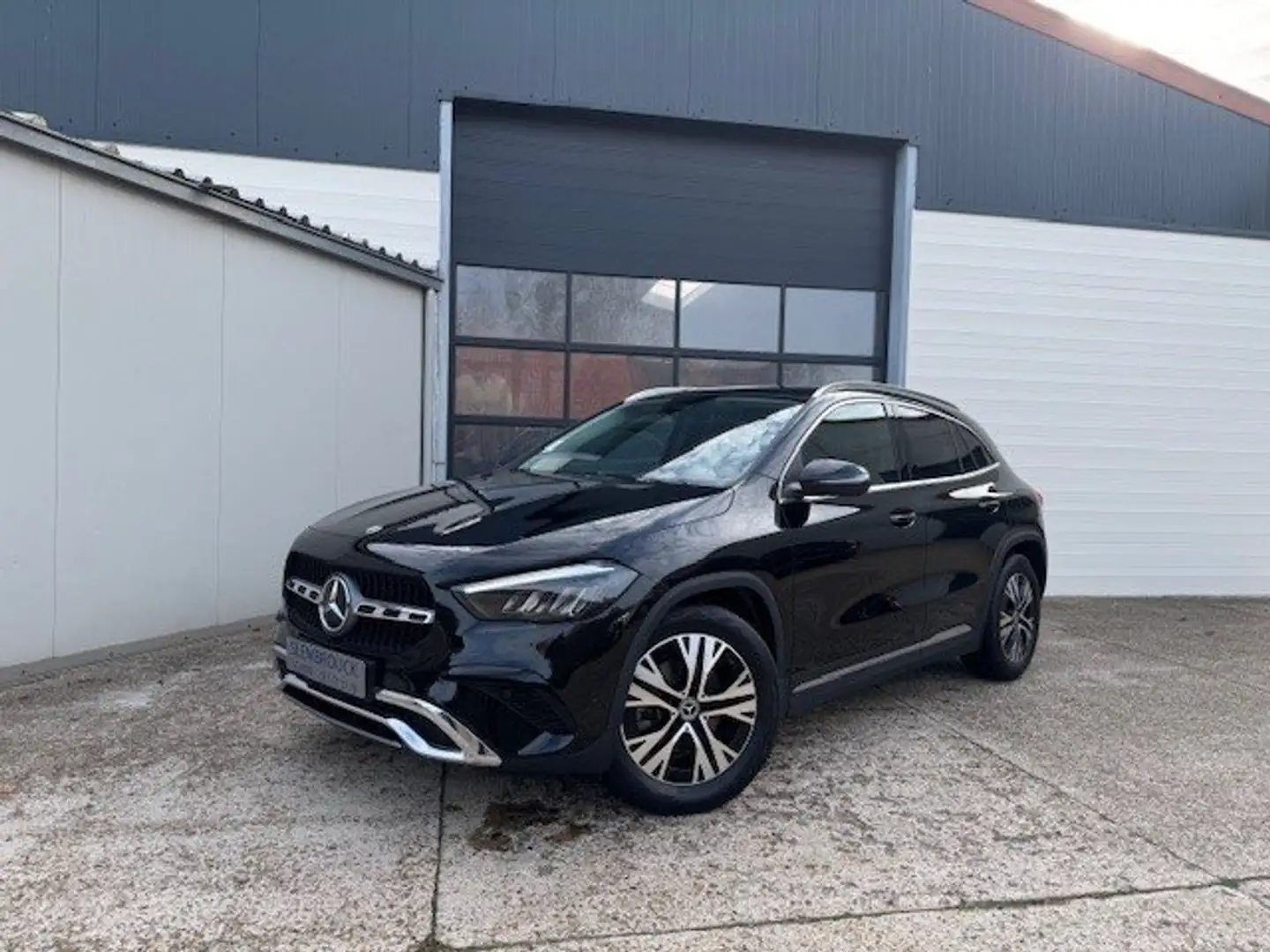 Mercedes-Benz GLA 180 camera trekhaak elektrisch koffer verwarmd stuur Noir - 1