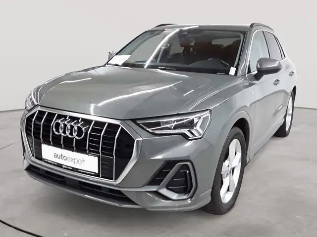 Audi Q3 view 2
