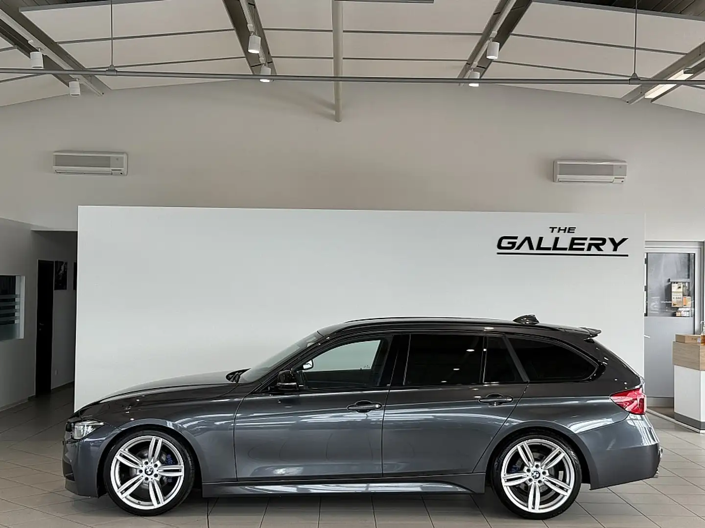 BMW 320 d Touring Aut. *LCI*M-Sport*LED* Grau - 1