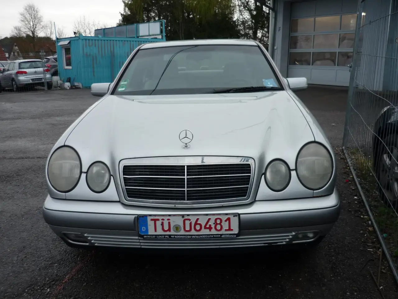Mercedes-Benz E 230