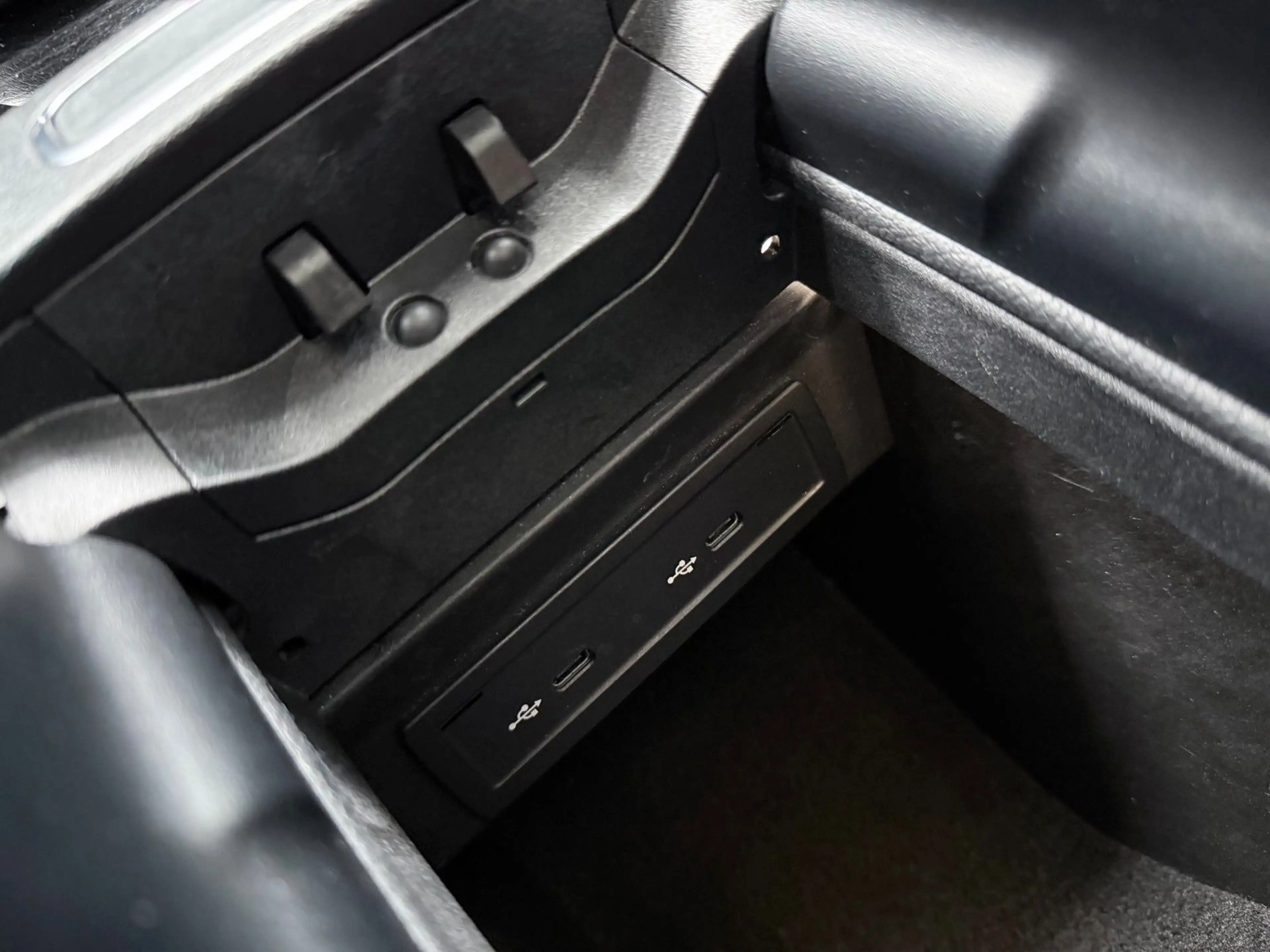 Mercedes-Benz A 200 A-AMG-LINE-PANORAMA-LED-NAVI-SHZ-PDC — photo 26