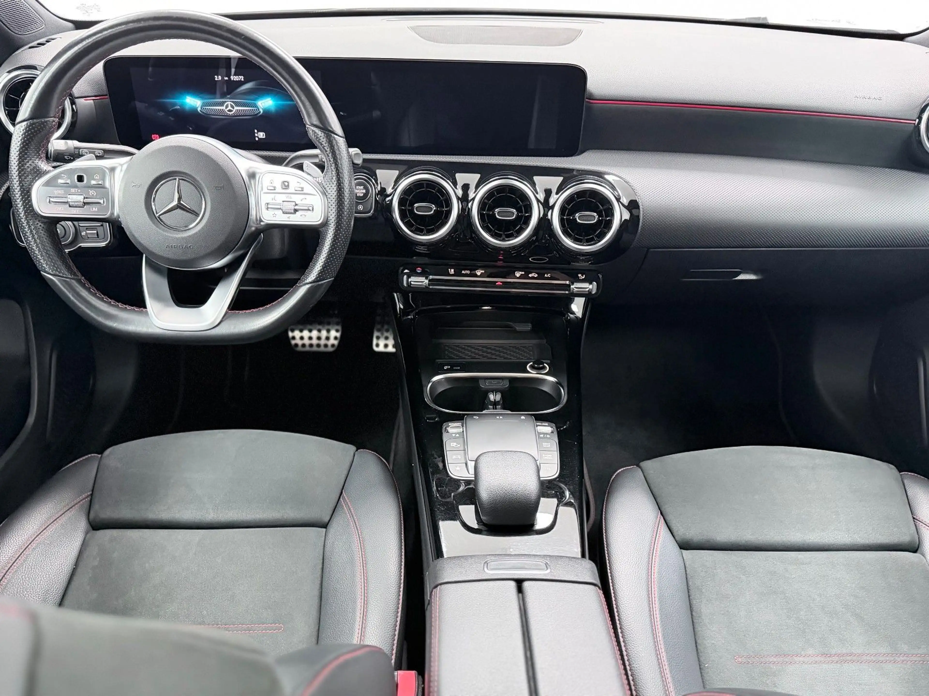 Mercedes-Benz A 200 A-AMG-LINE-PANORAMA-LED-NAVI-SHZ-PDC — photo 15