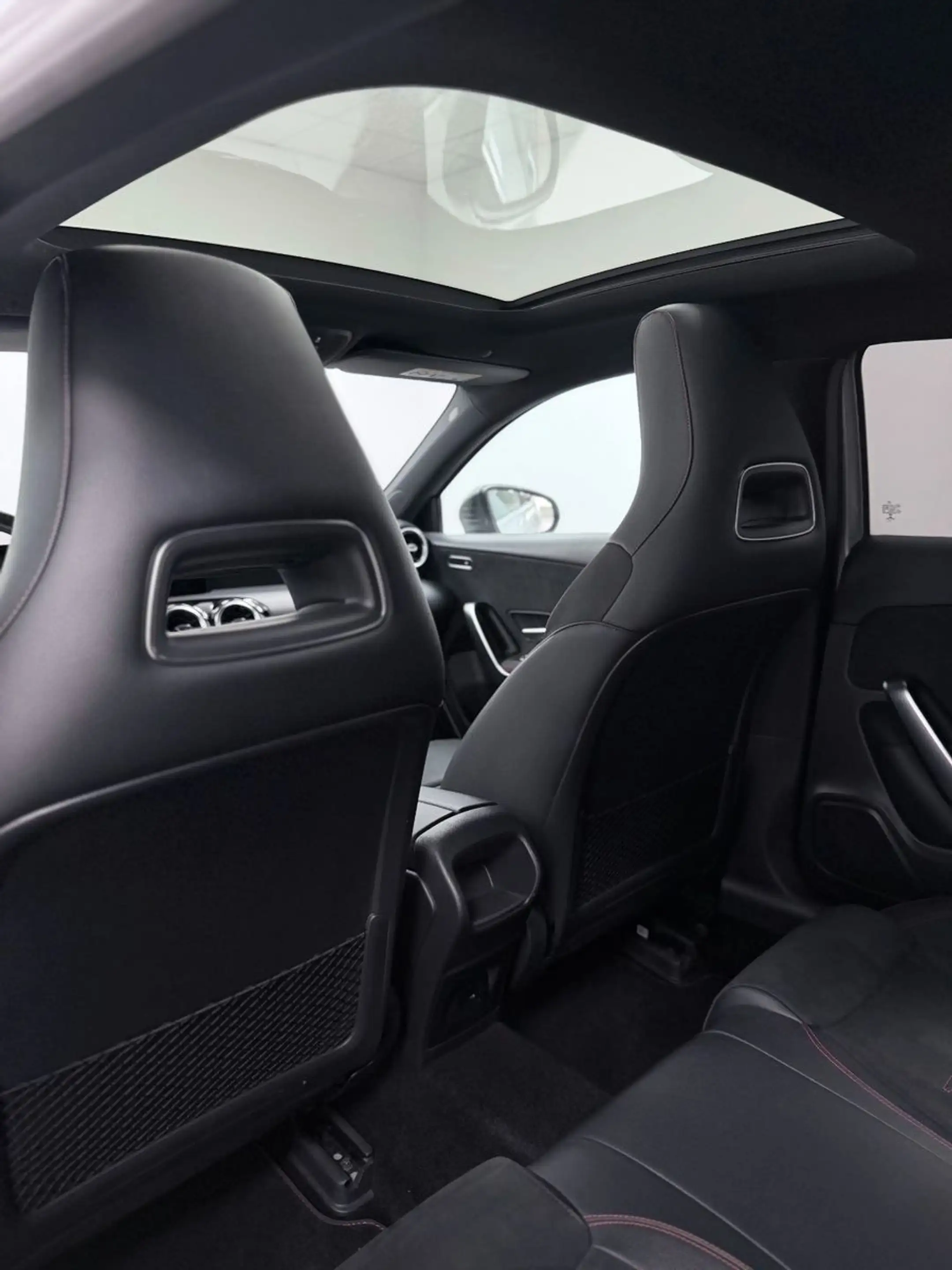 Mercedes-Benz A 200 A-AMG-LINE-PANORAMA-LED-NAVI-SHZ-PDC — photo 7