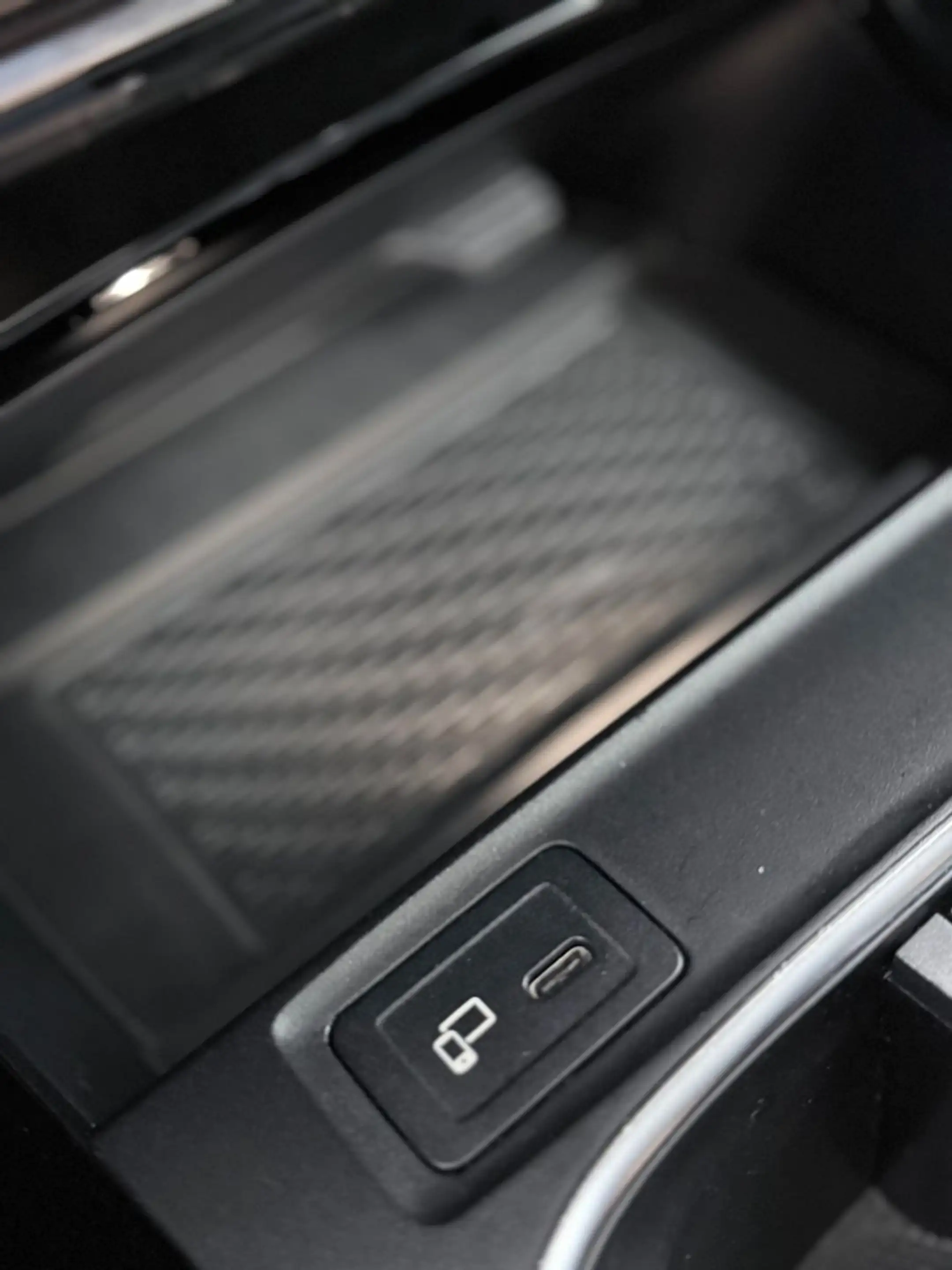 Mercedes-Benz A 200 A-AMG-LINE-PANORAMA-LED-NAVI-SHZ-PDC — photo 17