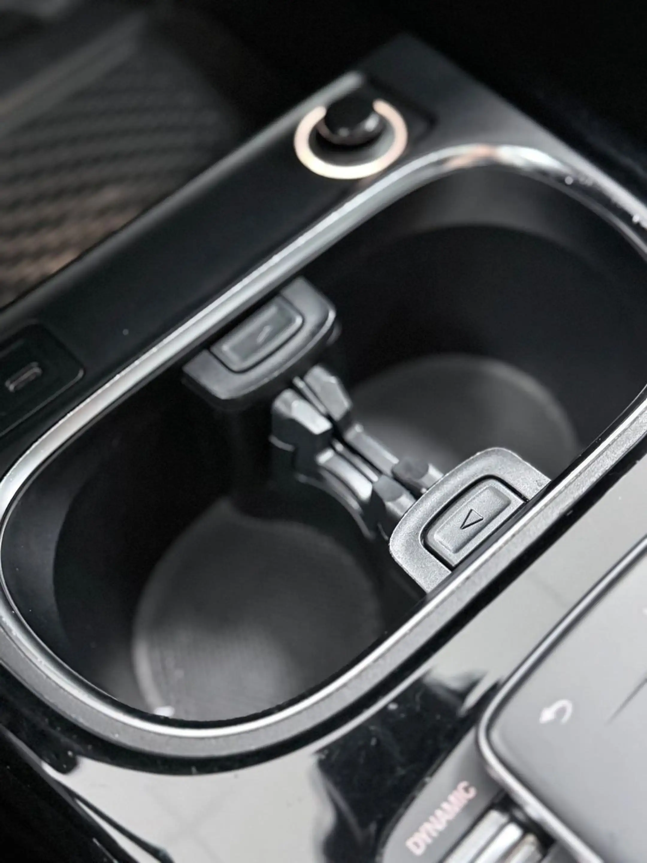 Mercedes-Benz A 200 A-AMG-LINE-PANORAMA-LED-NAVI-SHZ-PDC — photo 18