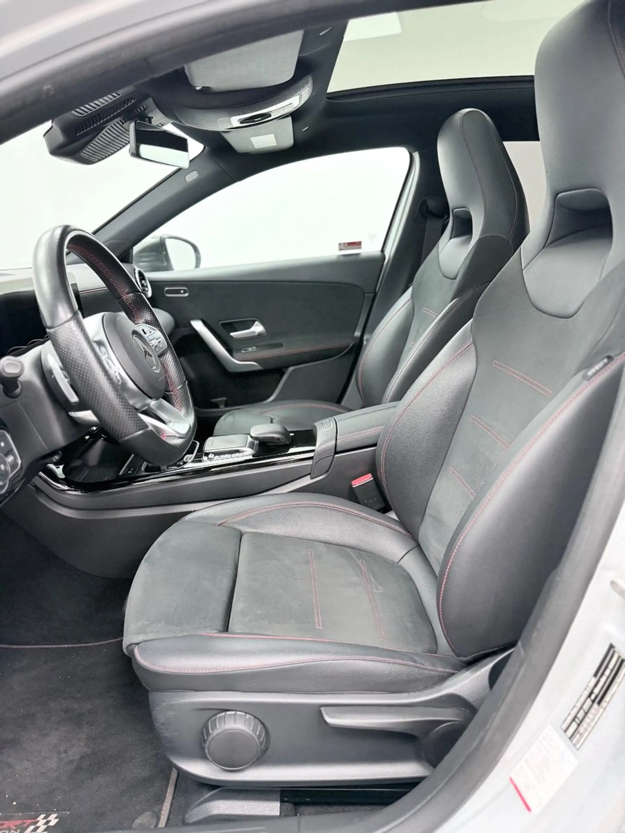 Mercedes-Benz A 200 A-AMG-LINE-PANORAMA-LED-NAVI-SHZ-PDC — photo 8