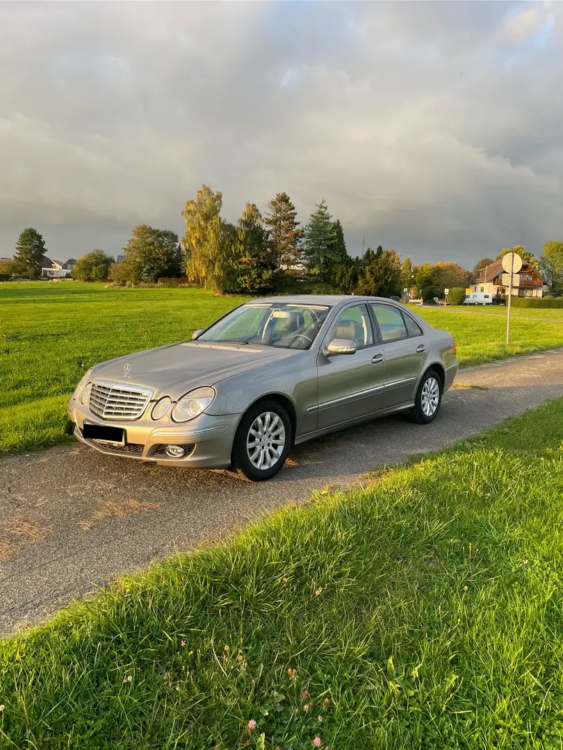 Mercedes-Benz E 320 CDI 7G-TRONIC Elegance TÜV & Service Neu Volllede - 1