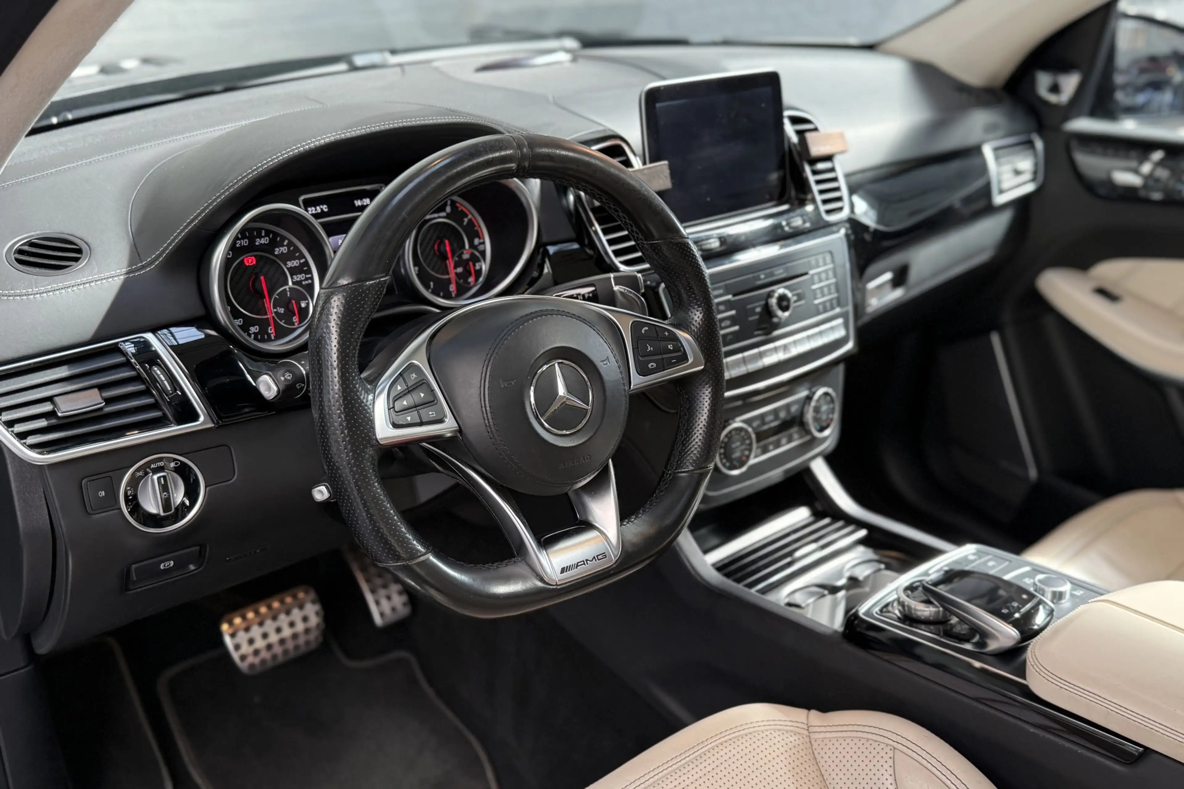 Mercedes-Benz GLS 63 AMG 4MATIC 7 persoons — photo 7