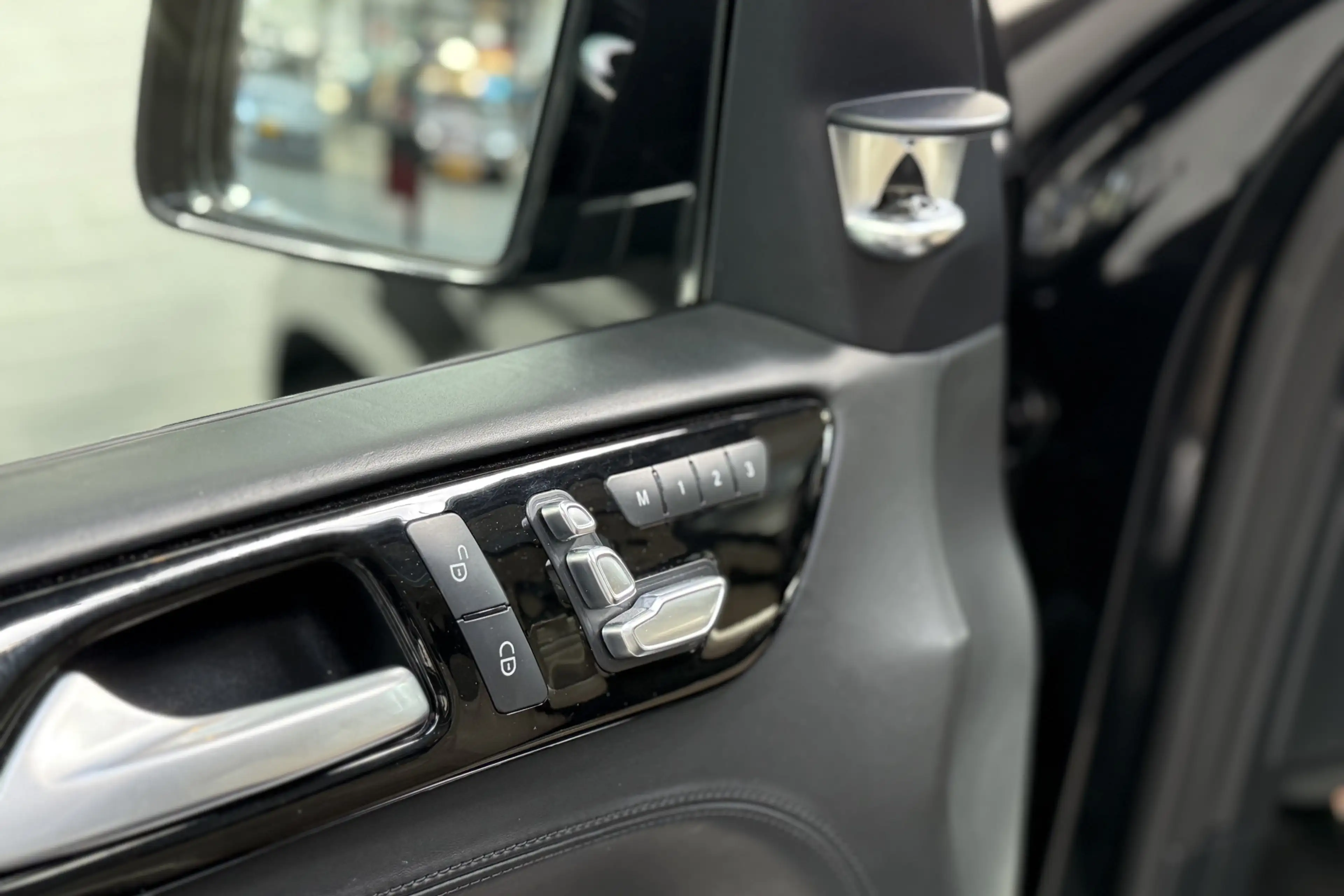 Mercedes-Benz GLS 63 AMG 4MATIC 7 persoons — photo 37