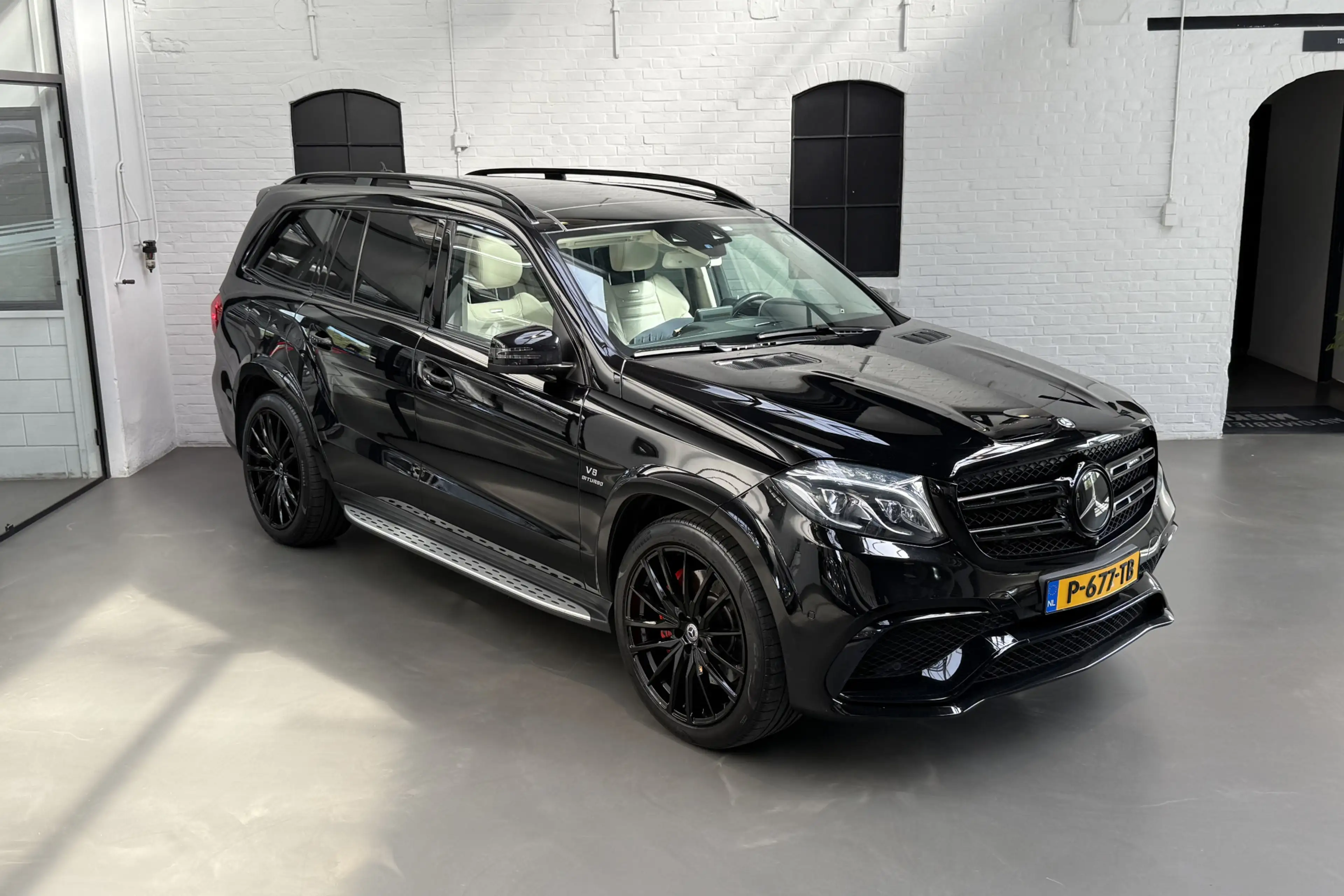 Mercedes-Benz GLS 63 AMG 4MATIC 7 persoons — photo 30