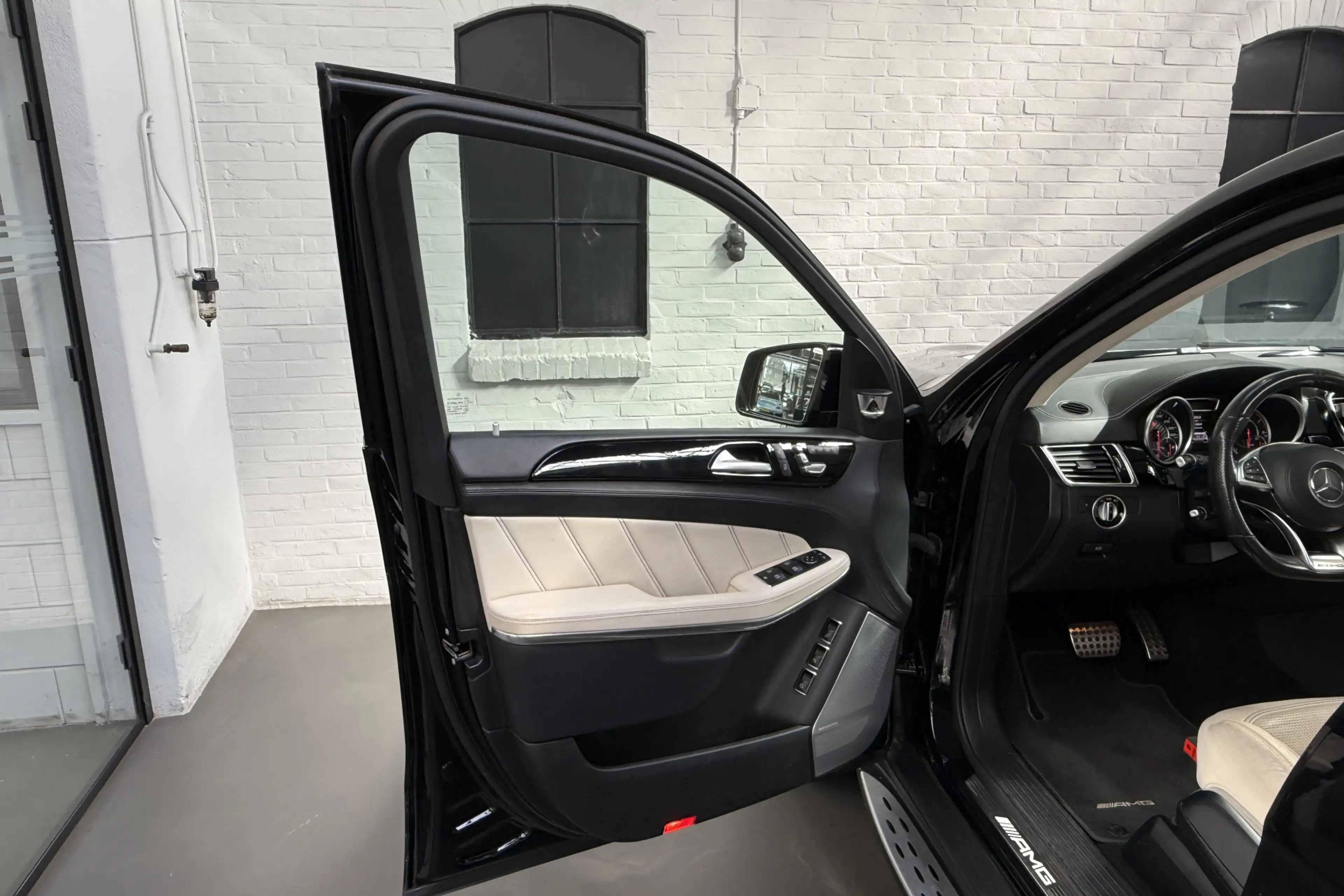 Mercedes-Benz GLS 63 AMG 4MATIC 7 persoons — photo 39