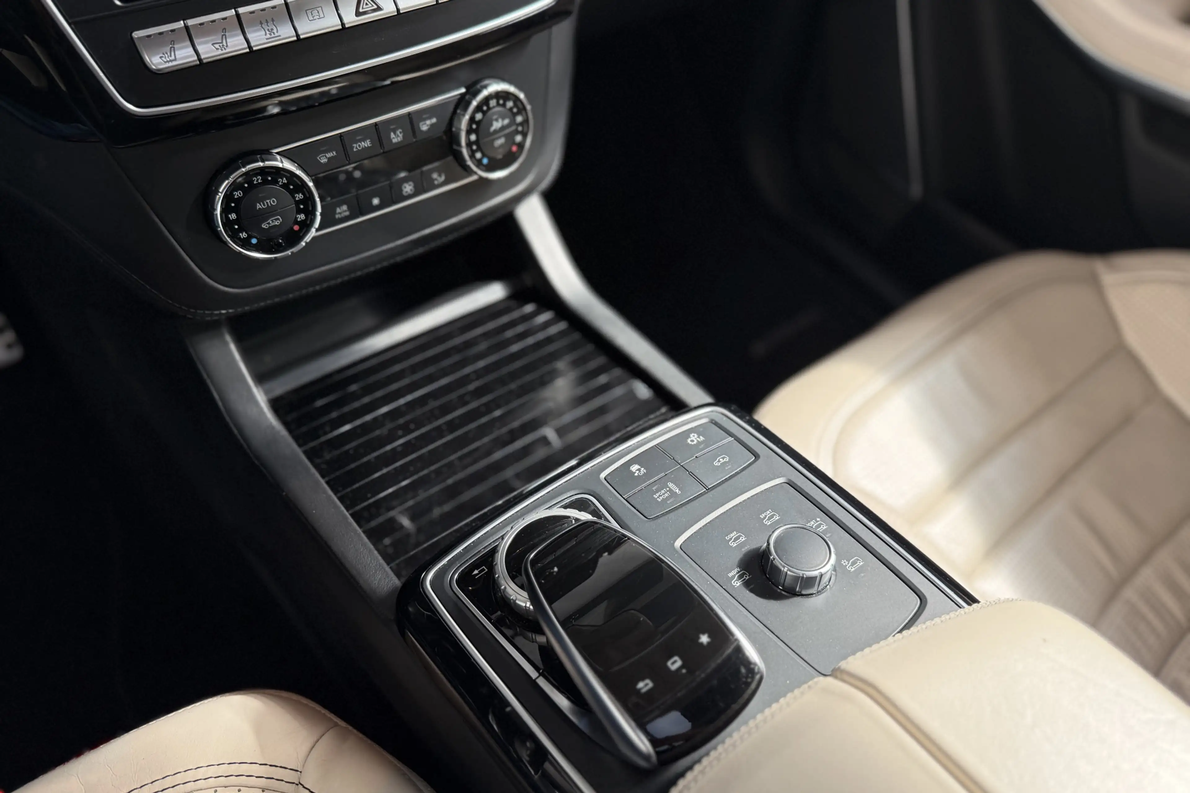 Mercedes-Benz GLS 63 AMG 4MATIC 7 persoons — photo 29
