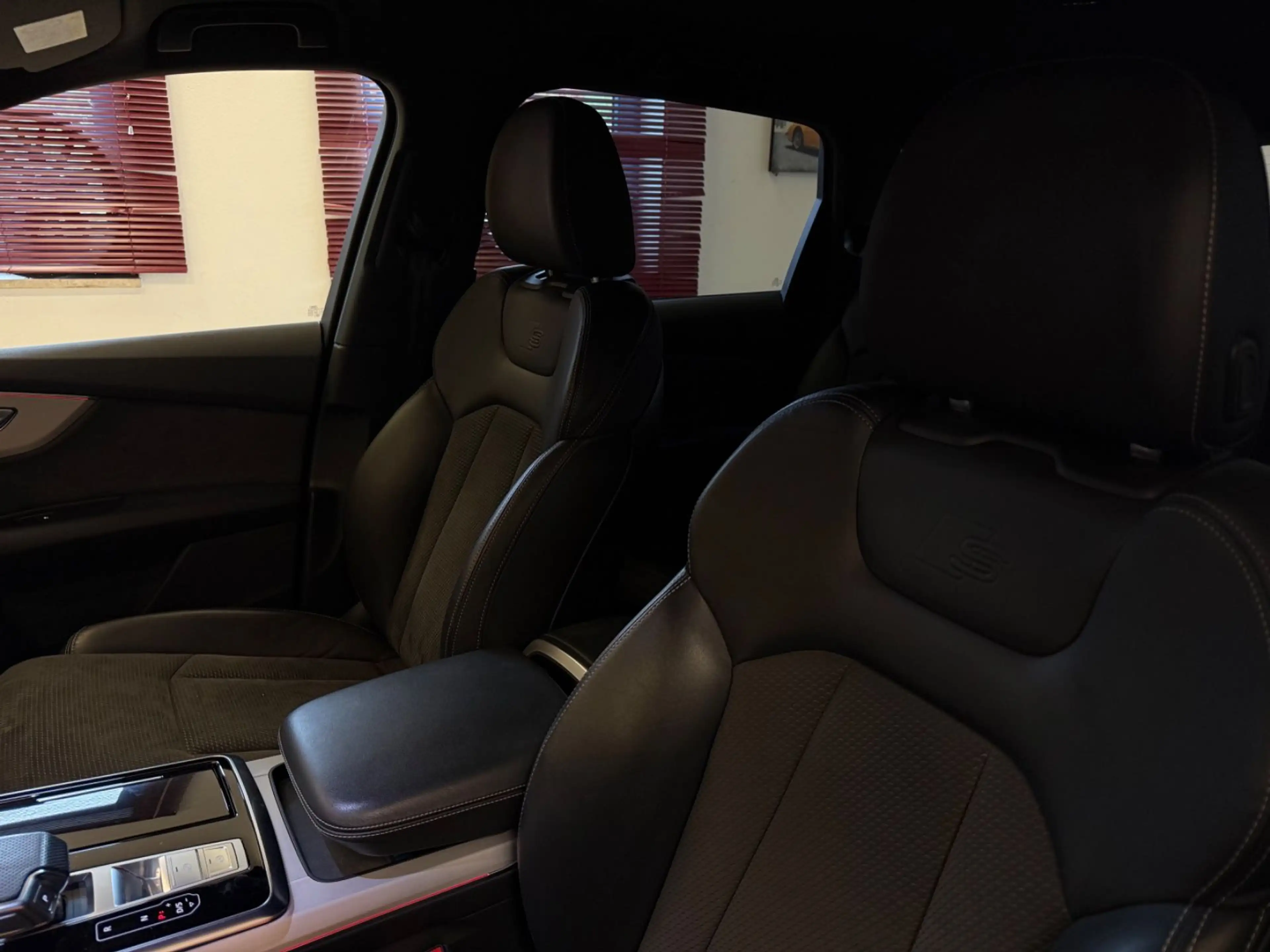 Audi SQ7 4.0 TDI quatt AHK,ACC,22"Zoll,NUR 55"KM,MWST — photo 11