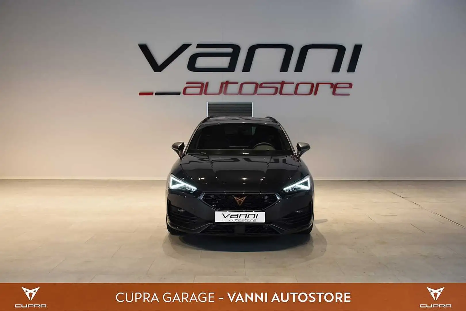 CUPRA Leon Sportstourer 1.5 Hybrid 150 CV DSG Gris - 2