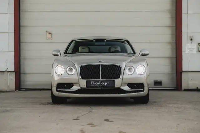Bentley Flying Spur 4.0 V8 S - Mulliner Spec. - Bentley Historie