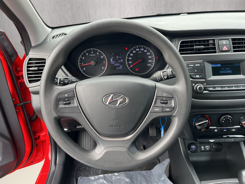 Hyundai i20 Select KLIMA/TEMP/USB — photo 13